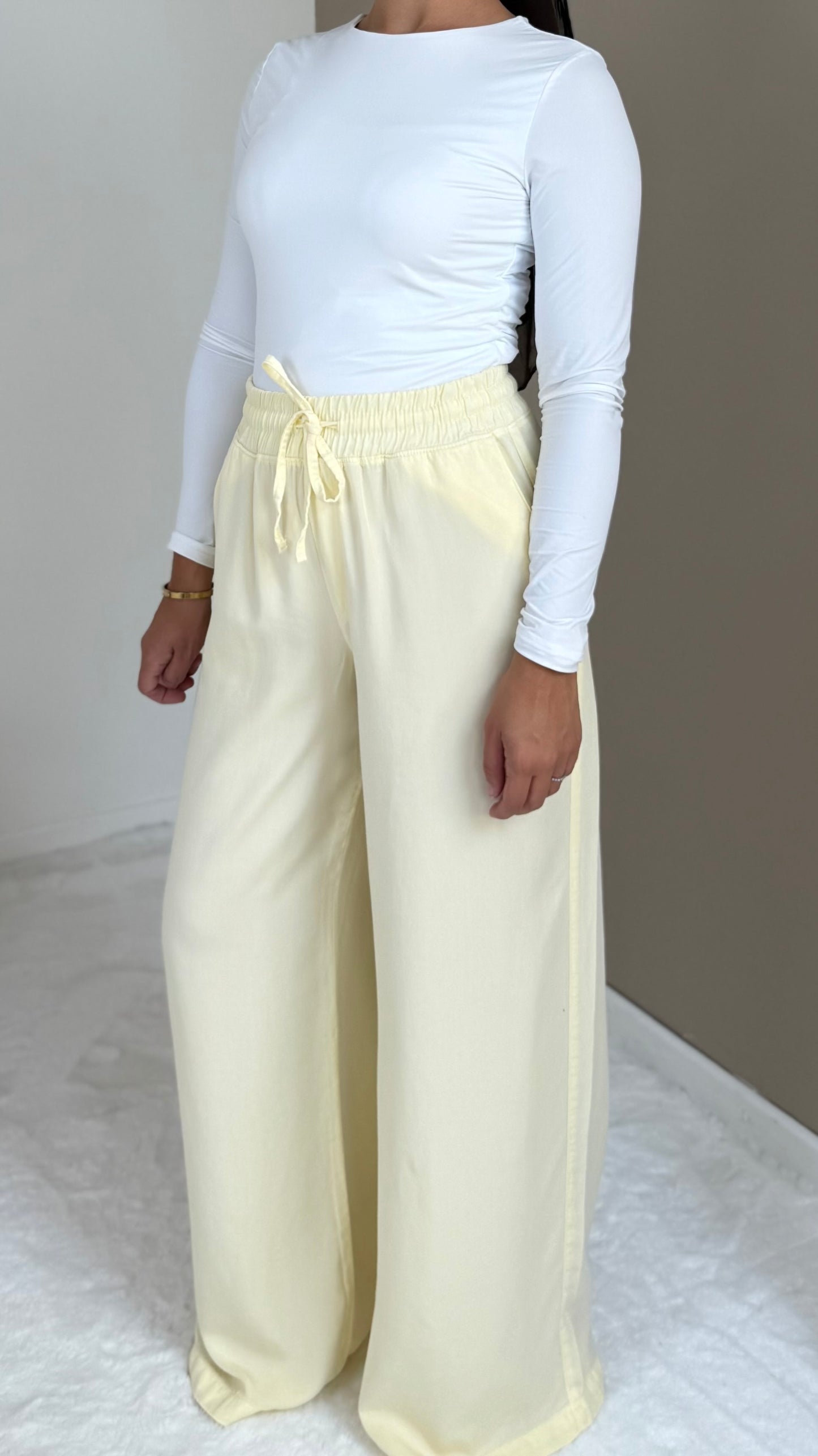 PANTALON FLUIDE JAUNE