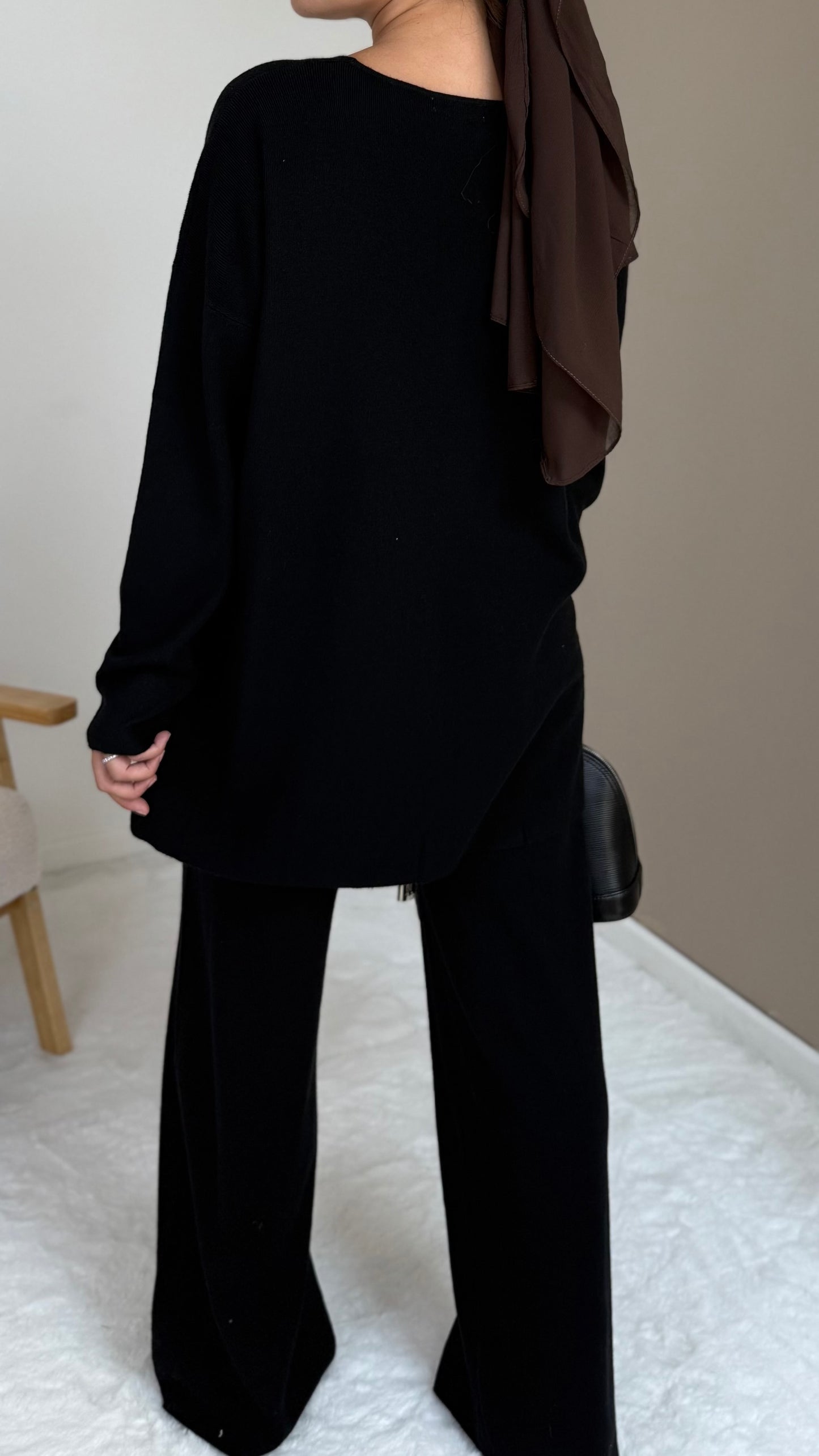 SET PULL ET PANTALON NOIR