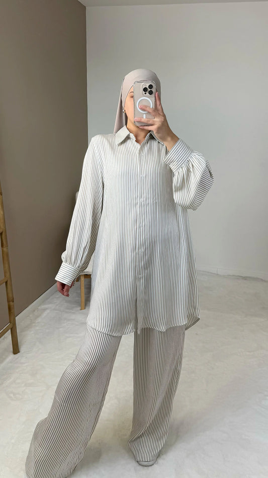 WHITE SET WITH TAUPE STRIPES
