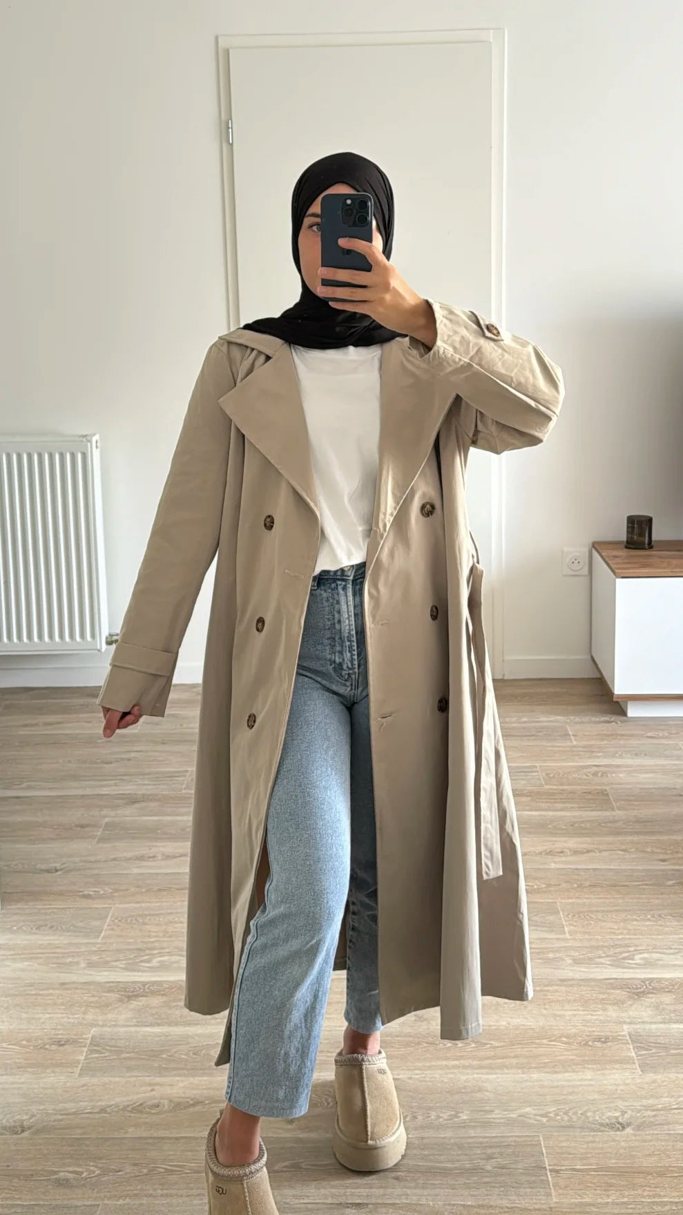 trench-coat beige